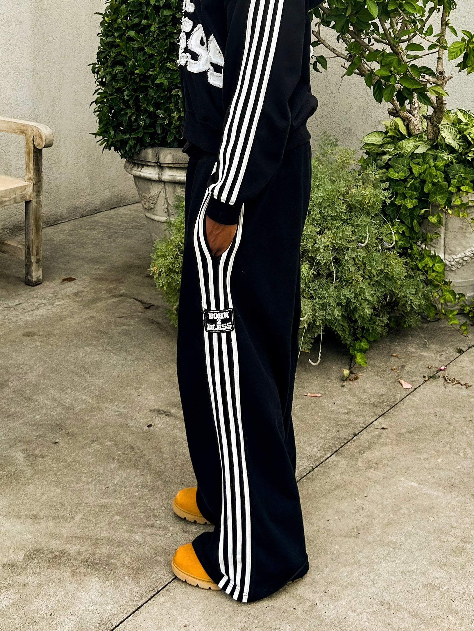 Black "Signature" Sweatpants